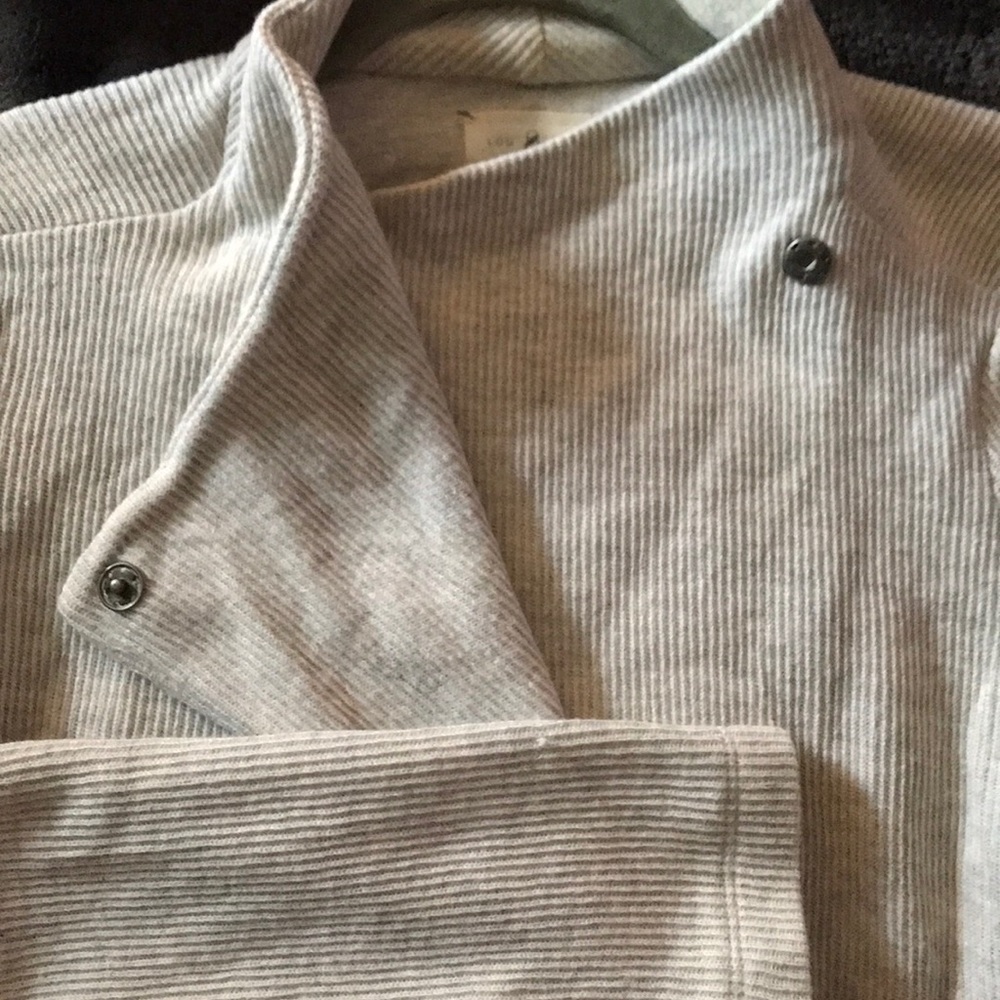 Lou & Grey Clasp Sweater